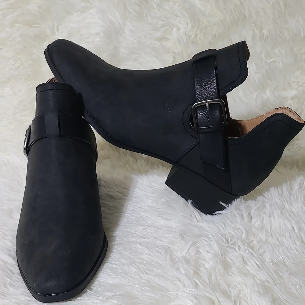 WONDERLY Black Ankle Boots with Buckle‎ 1.4
